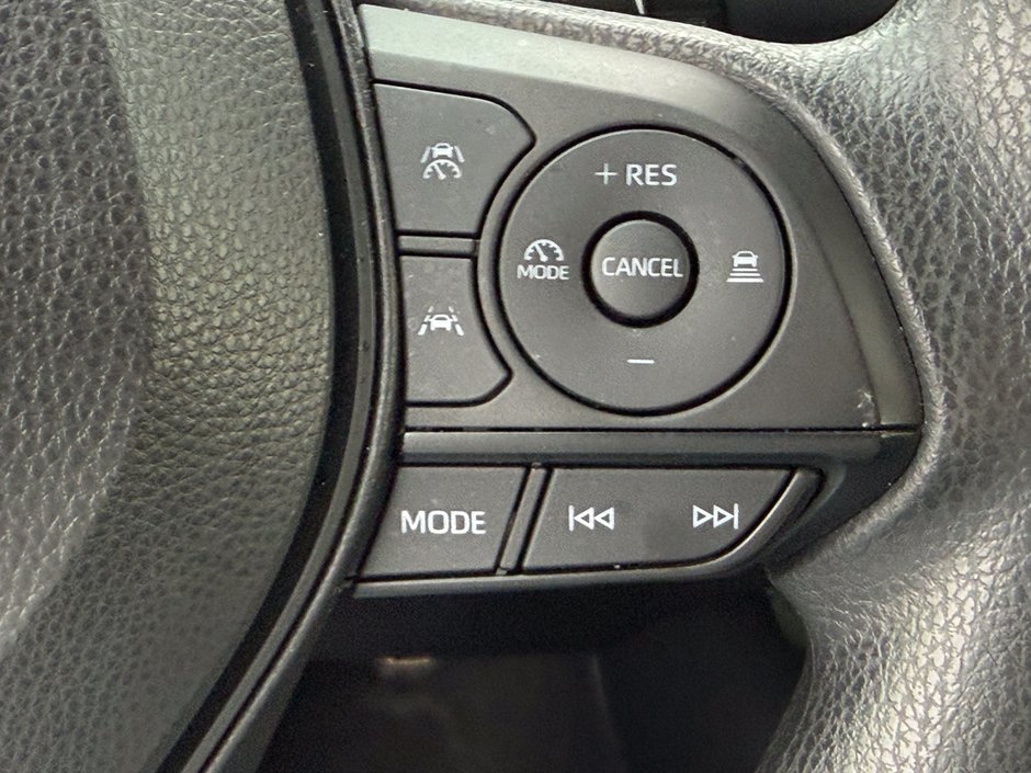 2024 Toyota Corolla Hybrid LE-21