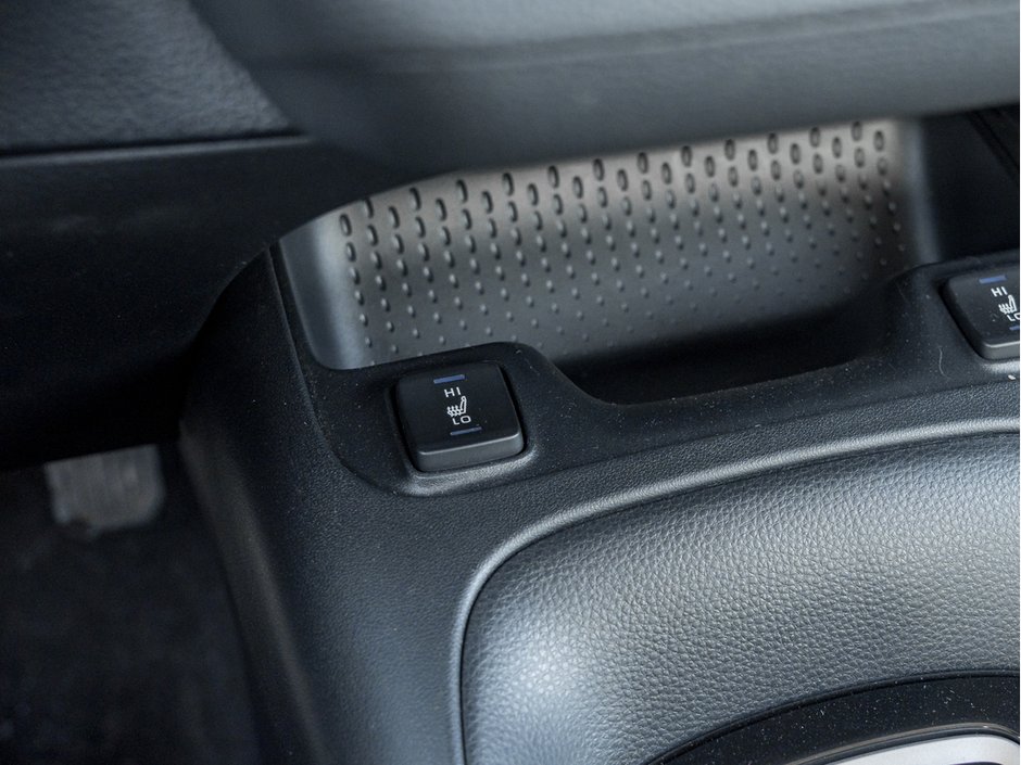 2024 Toyota Corolla Hybrid LE-18