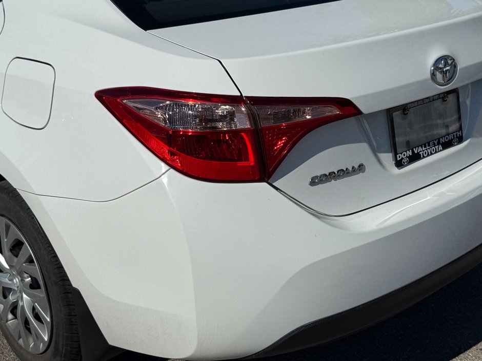2018 Toyota Corolla LE-12
