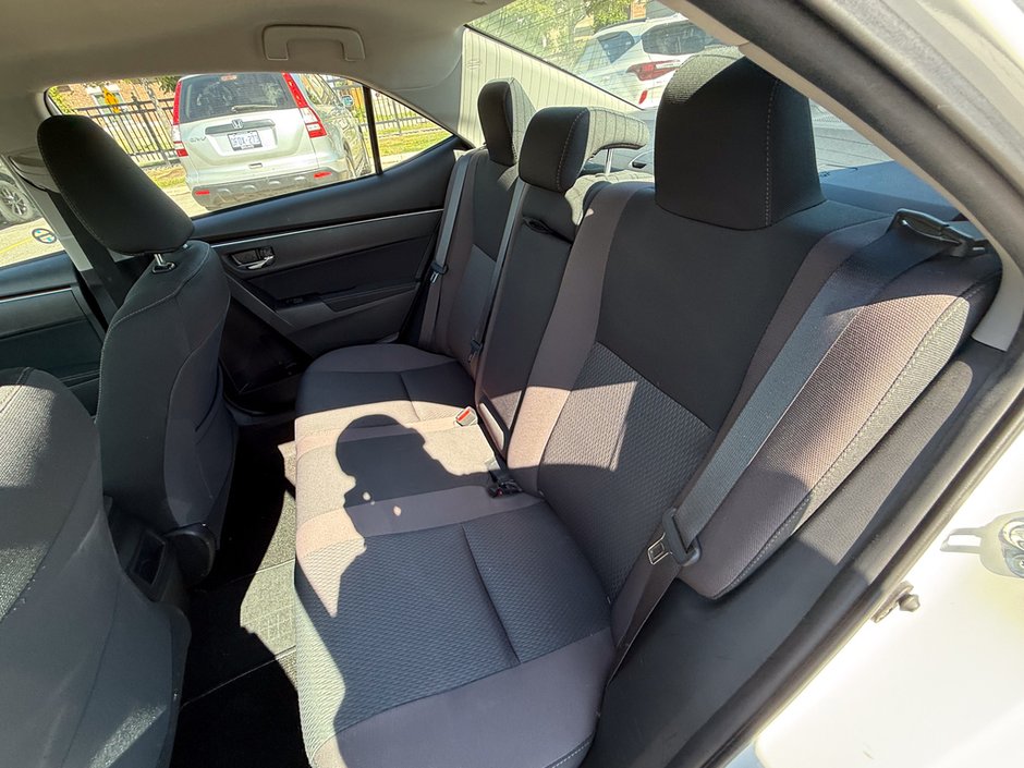 2018 Toyota Corolla LE-14