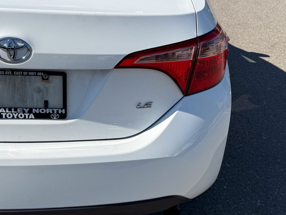 2018 Toyota Corolla LE-13
