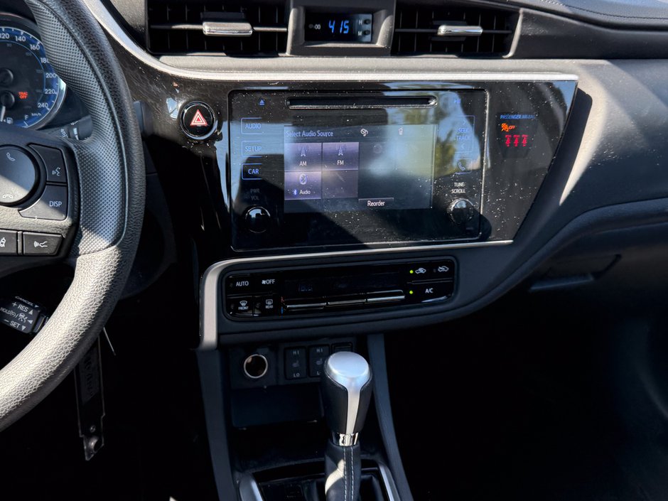 2018 Toyota Corolla LE-17