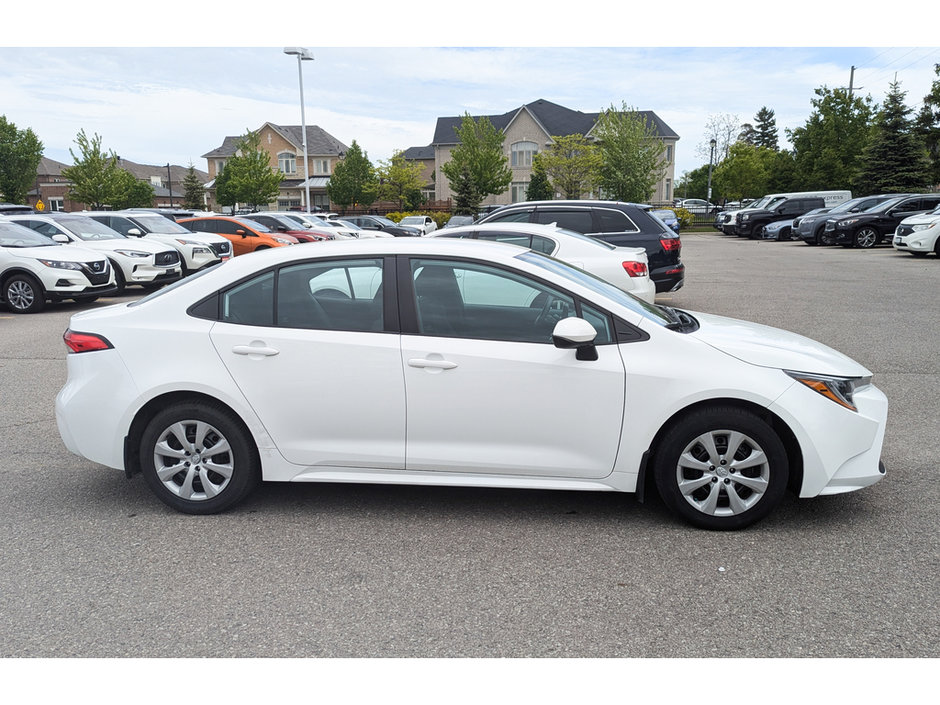 2022 Toyota Corolla LE-9