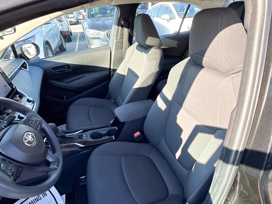 2022 Toyota Corolla LE-19