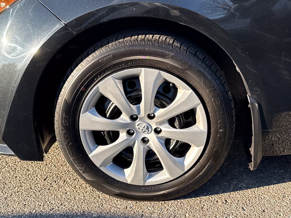 2022 Toyota Corolla LE-10