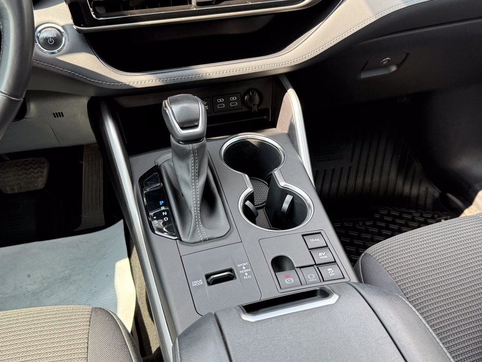 2023 Toyota Highlander hybrid LE-21