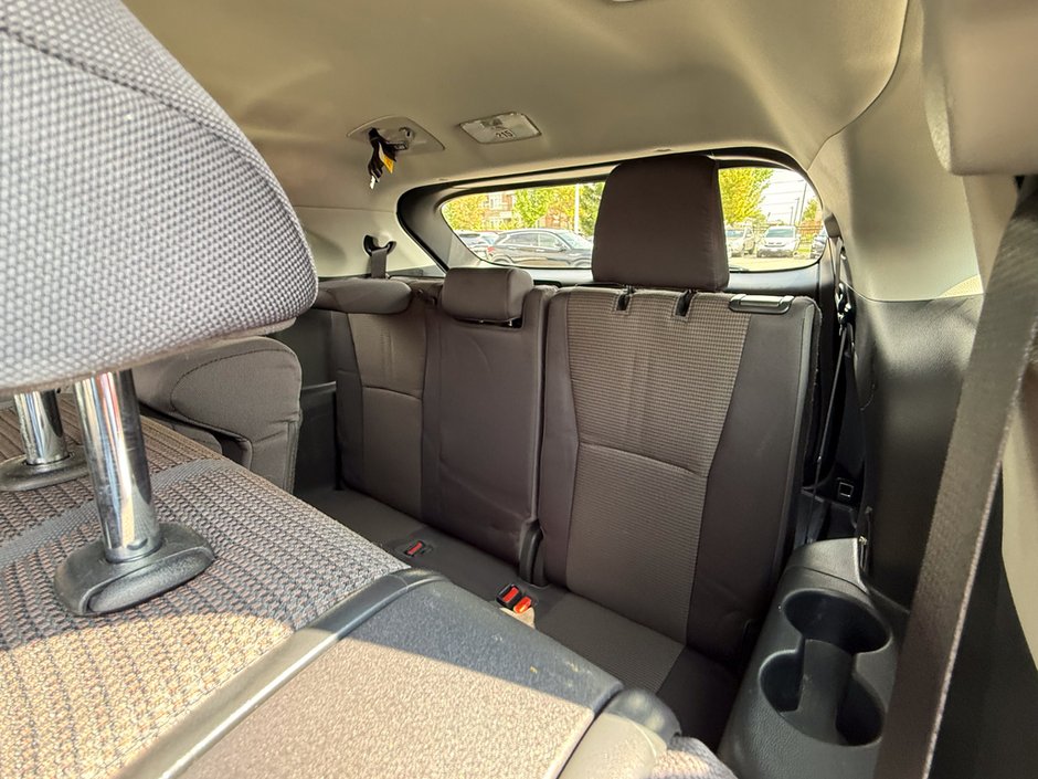 2023 Toyota Highlander hybrid LE-17