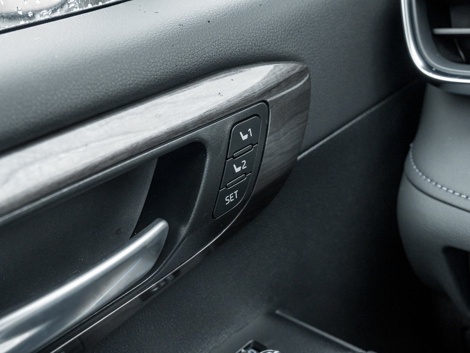 2026 Toyota Highlander Hybrid Limited-15