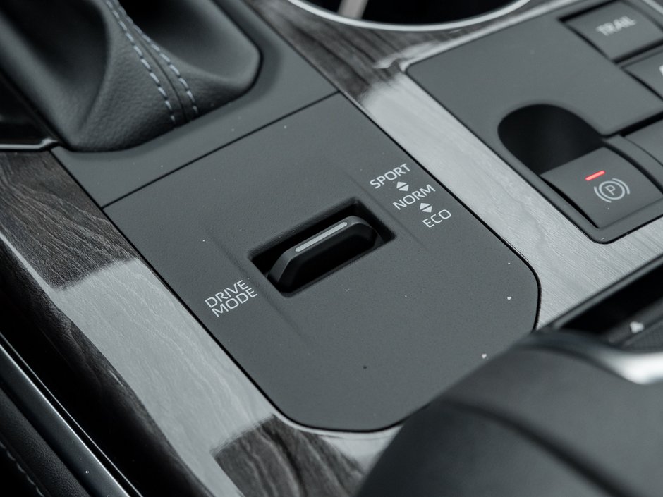 2026 Toyota Highlander Hybrid Limited-18