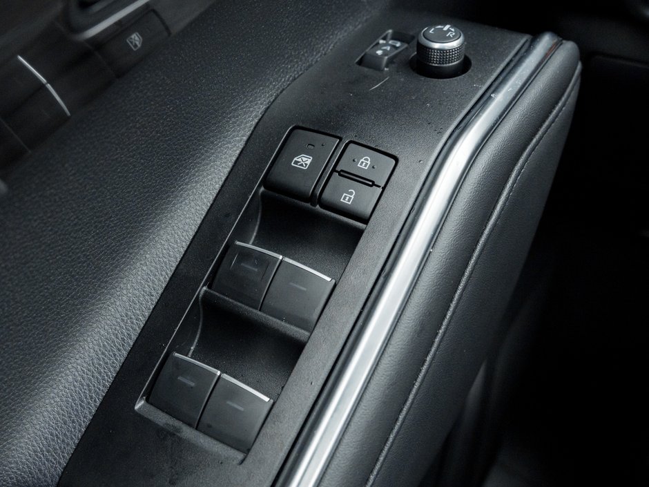 2026 Toyota Highlander Hybrid Limited-14