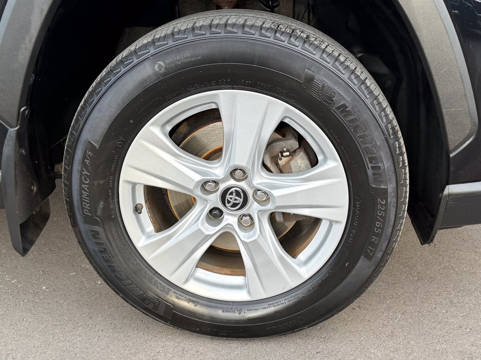 2019 Toyota RAV4 Hybrid LE-10