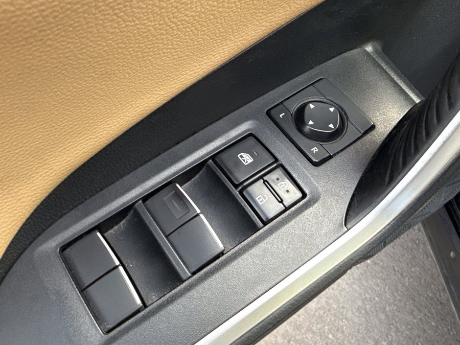 2019 Toyota RAV4 Hybrid Limited-20