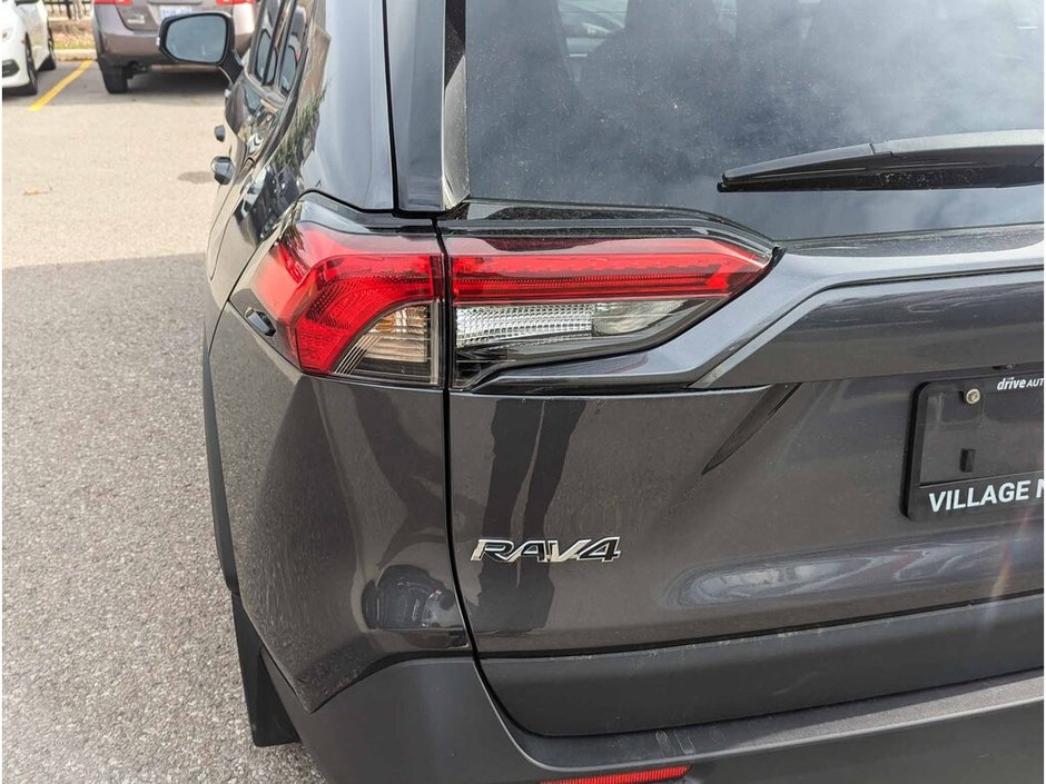 2021 Toyota RAV4 Hybrid XLE-10