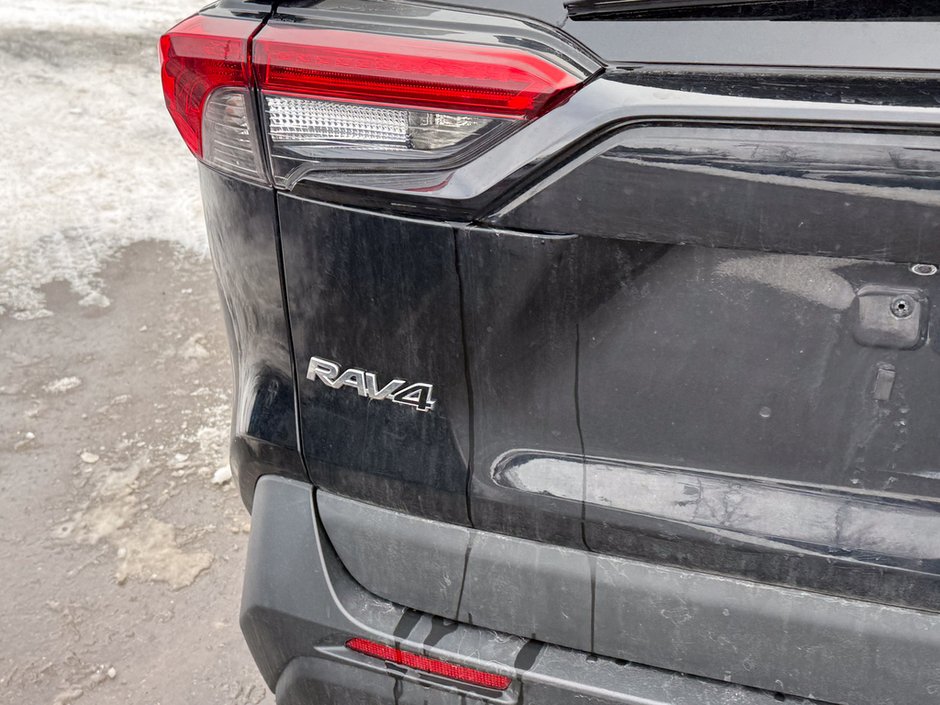 2020 Toyota RAV4 XLE-11