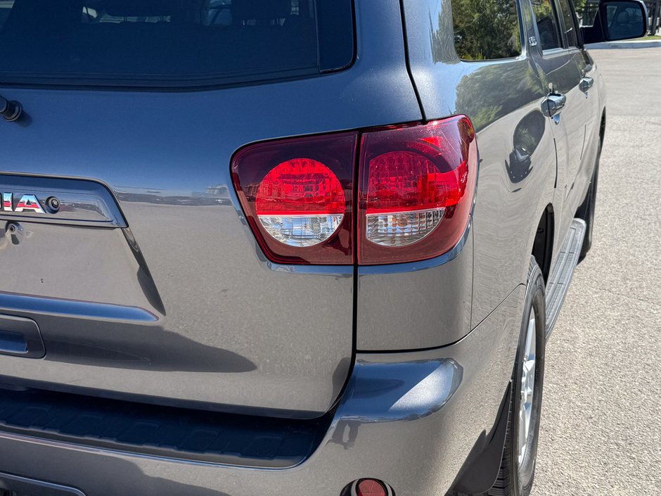 2019 Toyota Sequoia SR5-13