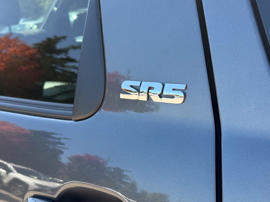 2019 Toyota Sequoia SR5-16