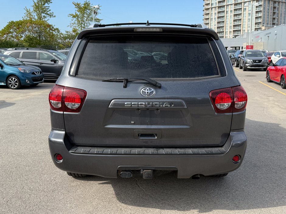 2019 Toyota Sequoia SR5-6