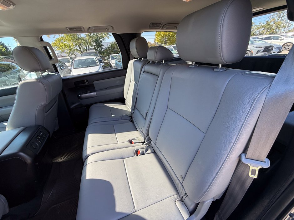 2019 Toyota Sequoia SR5-17