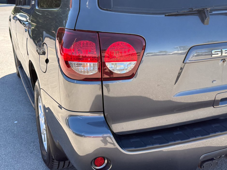 2019 Toyota Sequoia SR5-14