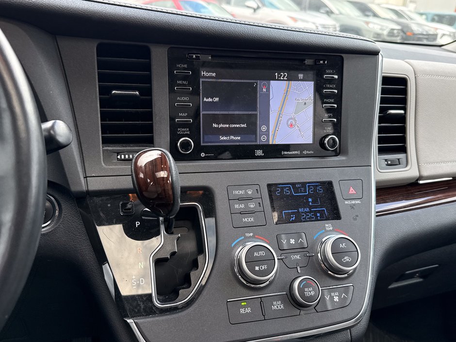 2018 Toyota Sienna LIMITED-19