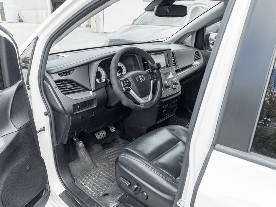 2019 Toyota Sienna SE-7