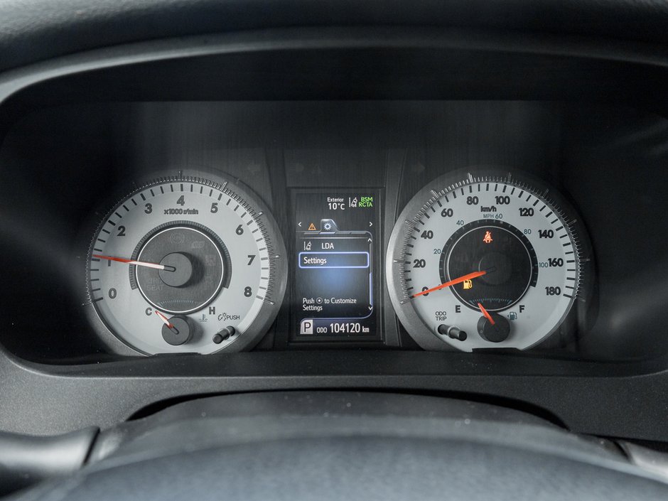 2019 Toyota Sienna SE-9