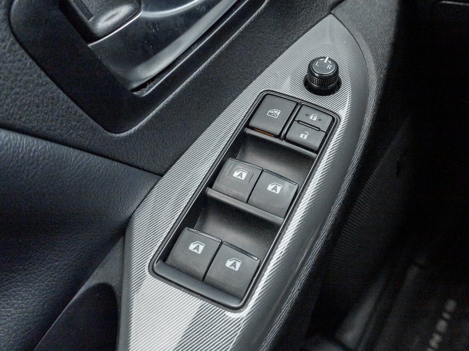 2019 Toyota Sienna SE-14