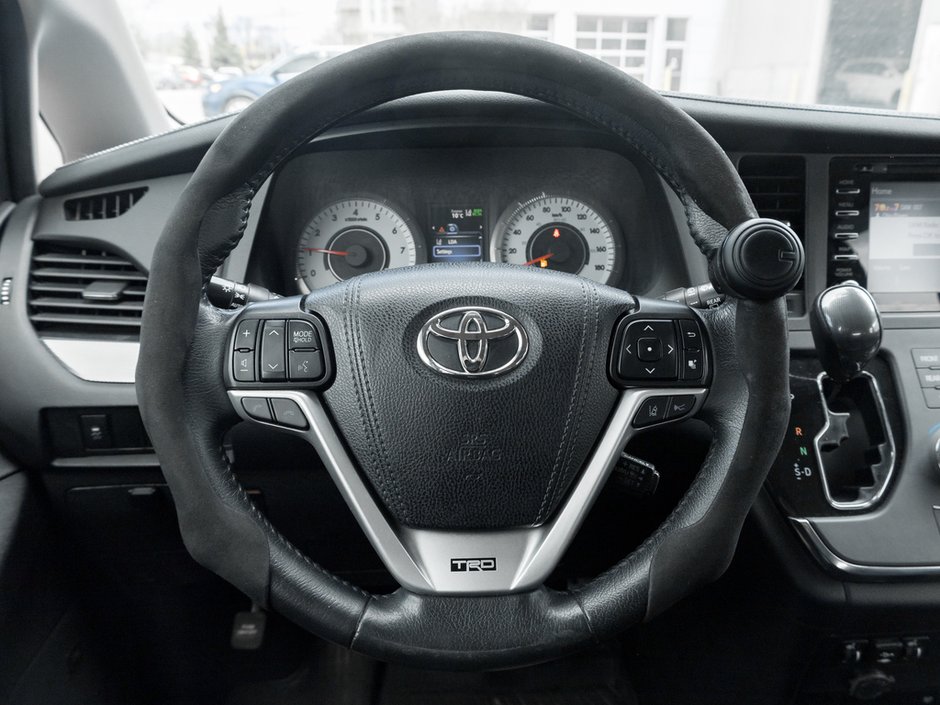 2019 Toyota Sienna SE-8