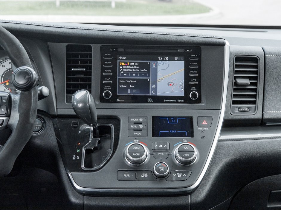 2019 Toyota Sienna SE-25