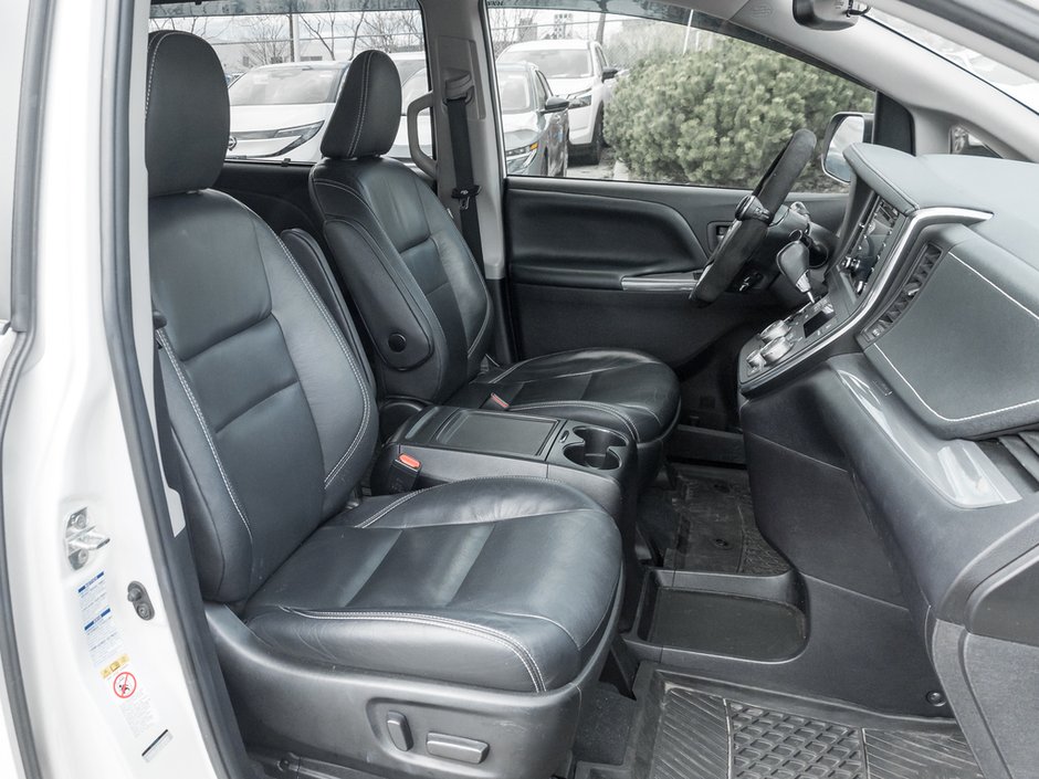 2019 Toyota Sienna SE-20