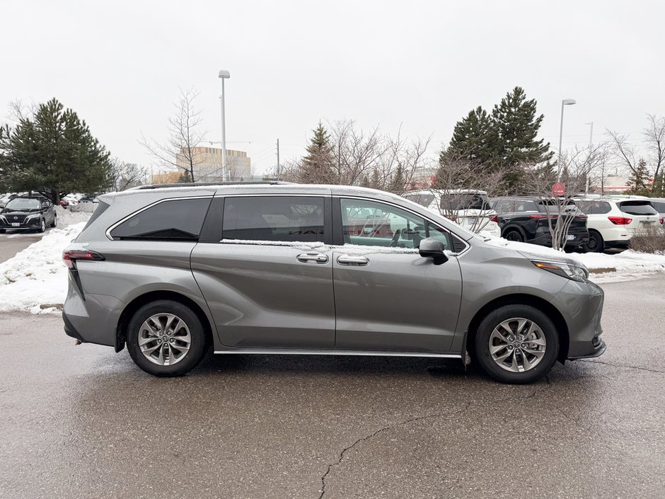 2026 Toyota Sienna LE-7