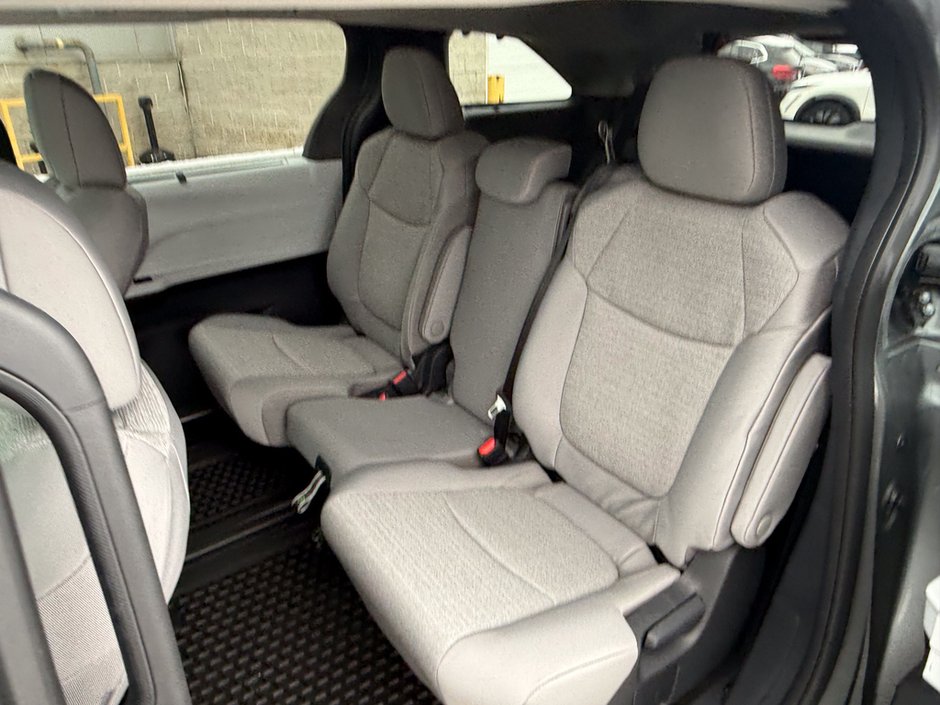 2026 Toyota Sienna LE-15