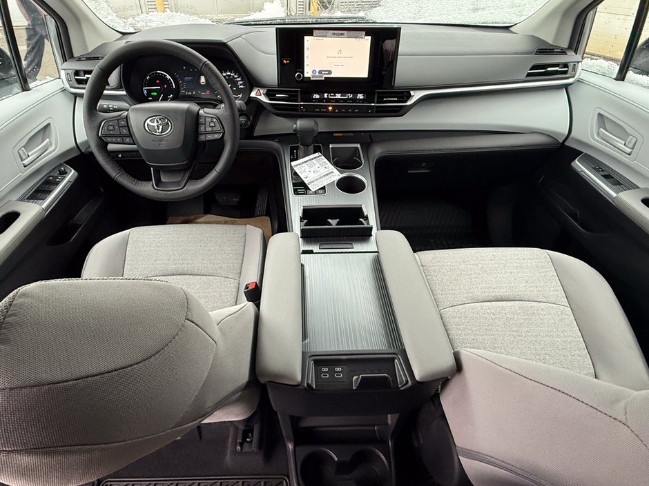 2026 Toyota Sienna LE-16