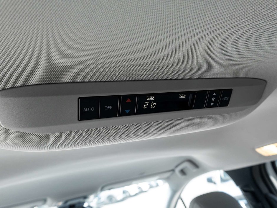 2026 Toyota Sienna LE AWD-22