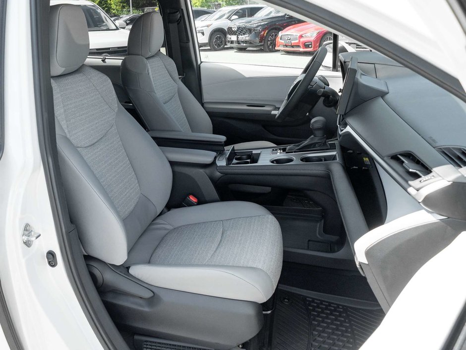 2026 Toyota Sienna LE AWD-20