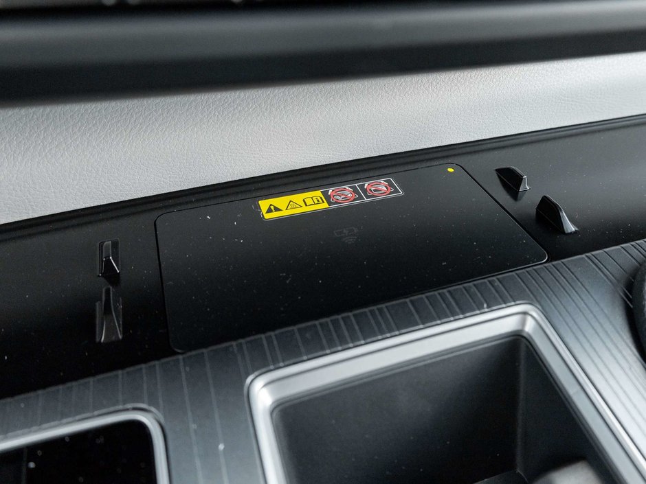 2026 Toyota Sienna LE AWD-17