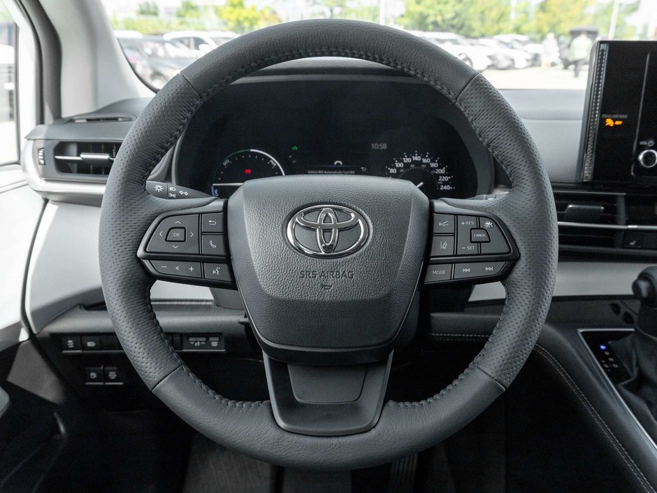 2026 Toyota Sienna LE AWD-8