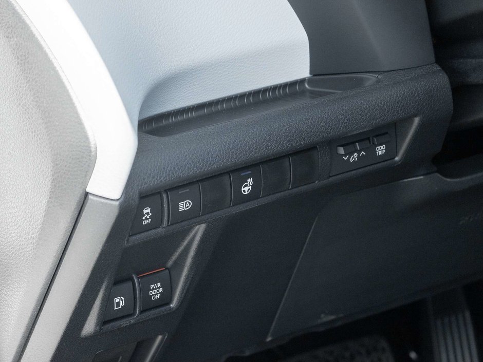 2026 Toyota Sienna LE AWD-14