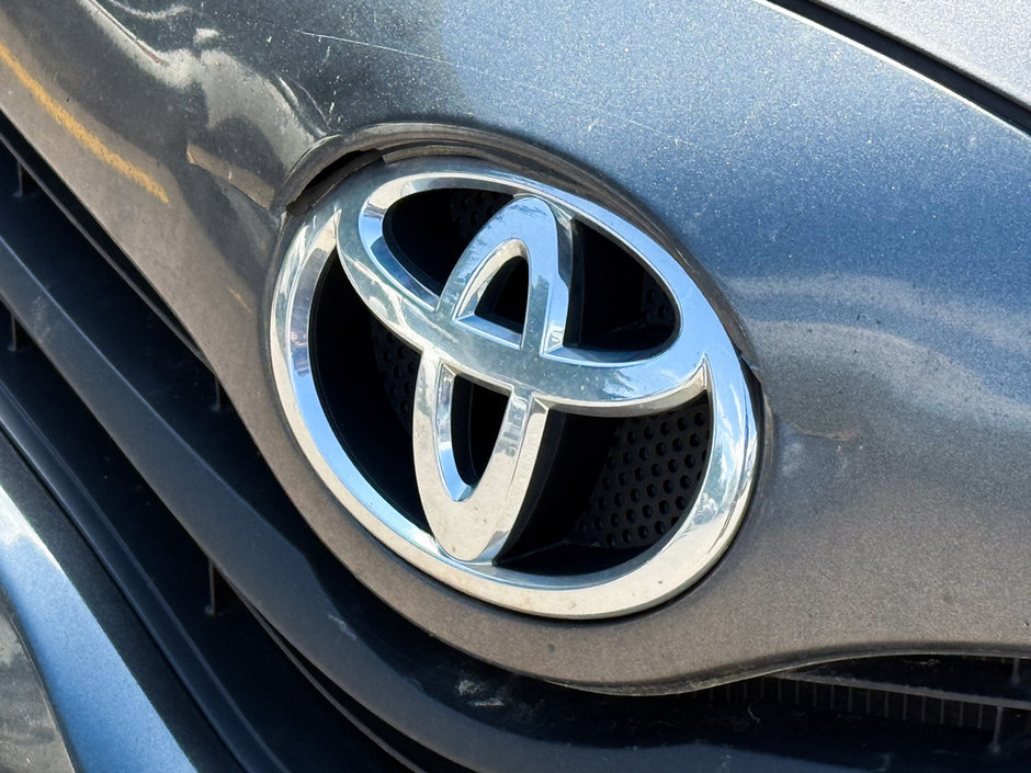 2012 Toyota Yaris CE-10