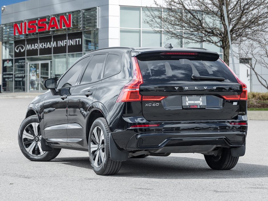 2024 Volvo XC60 Recharge Plug-In Hybrid Core Dark Theme-6