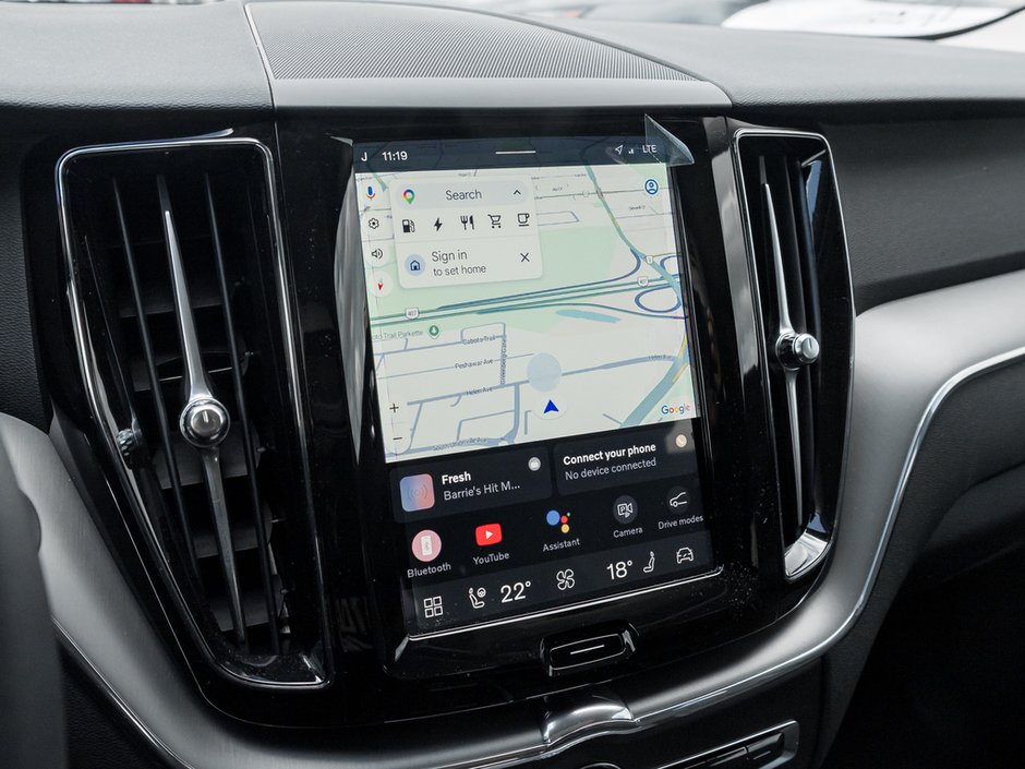 2024 Volvo XC60 Recharge Plug-In Hybrid Core Dark Theme-12