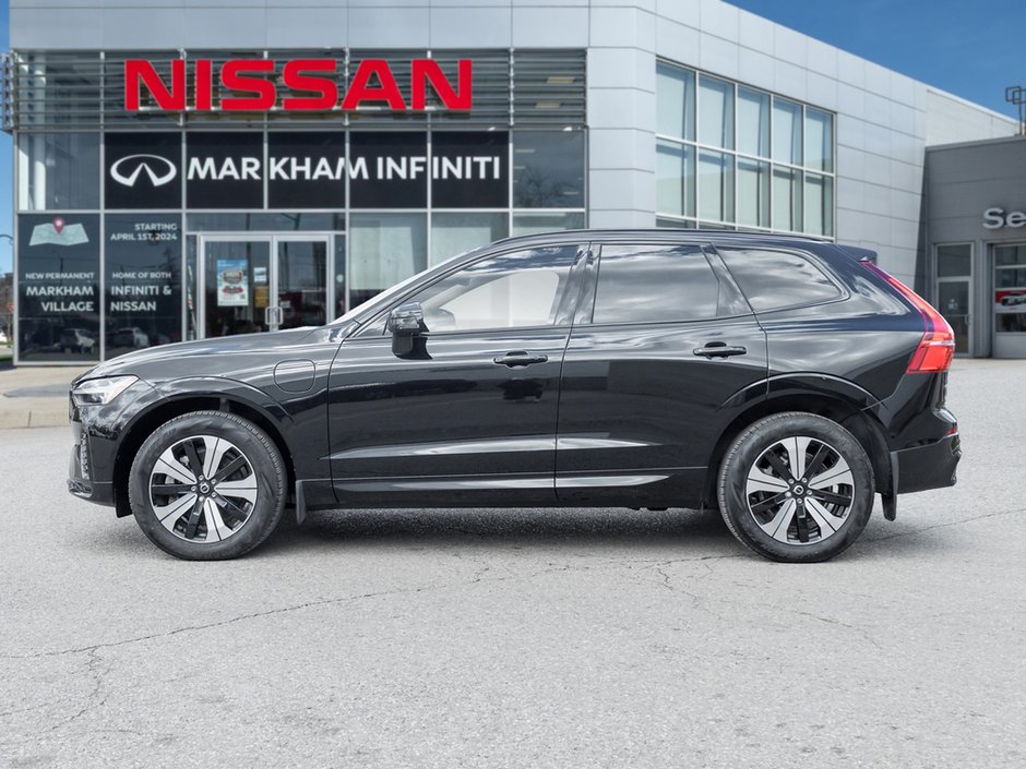 2024 Volvo XC60 Recharge Plug-In Hybrid Core Dark Theme-3