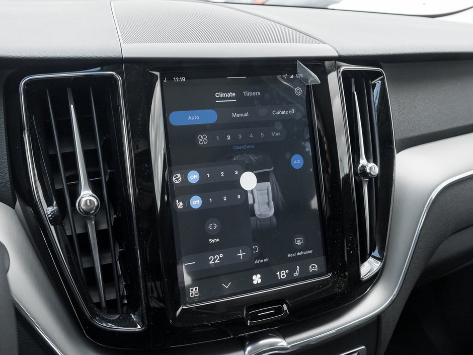 2024 Volvo XC60 Recharge Plug-In Hybrid Core Dark Theme-20