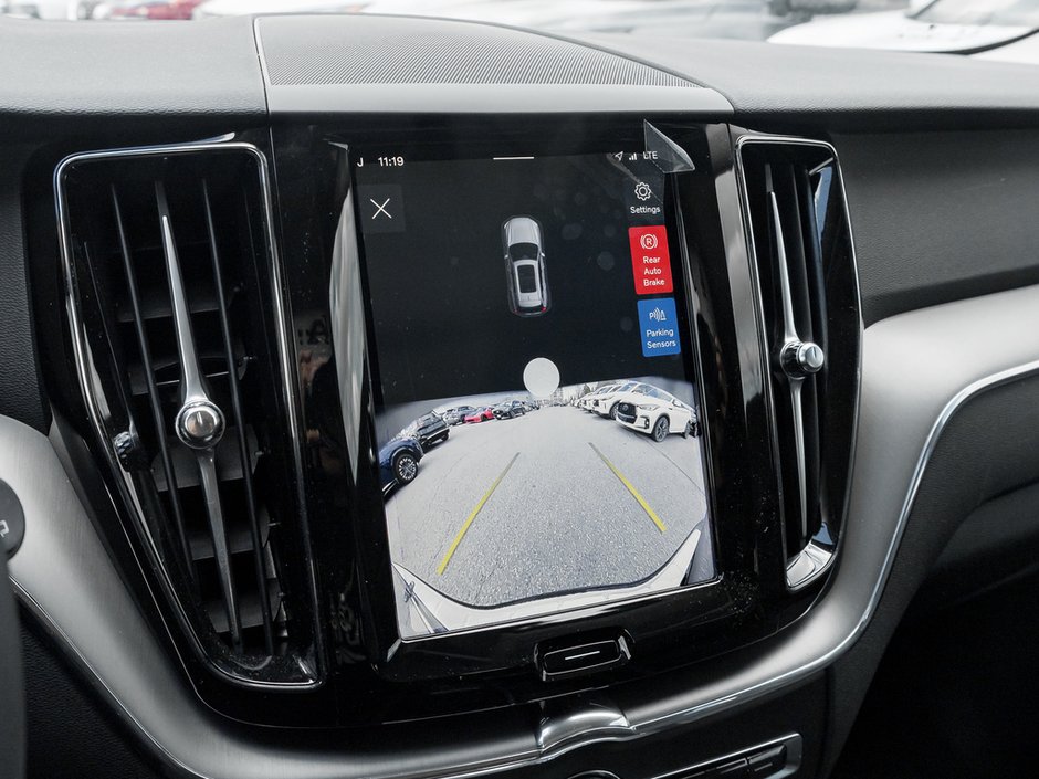 2024 Volvo XC60 Recharge Plug-In Hybrid Core Dark Theme-13