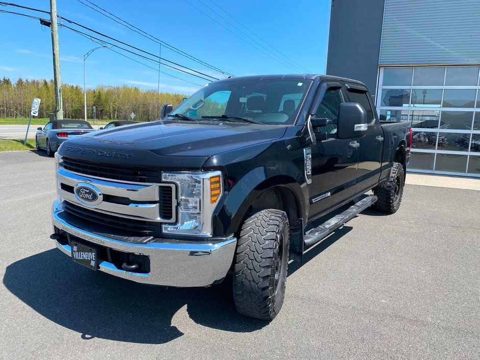 Ford Super Duty F-250 SRW XLT  BOITE de 6 pieds 2017 à Matane, Québec