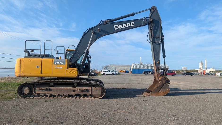 1996 JONH DEERE EXCAVATRICE 290GL LC NORTRAX in Matane, Quebec