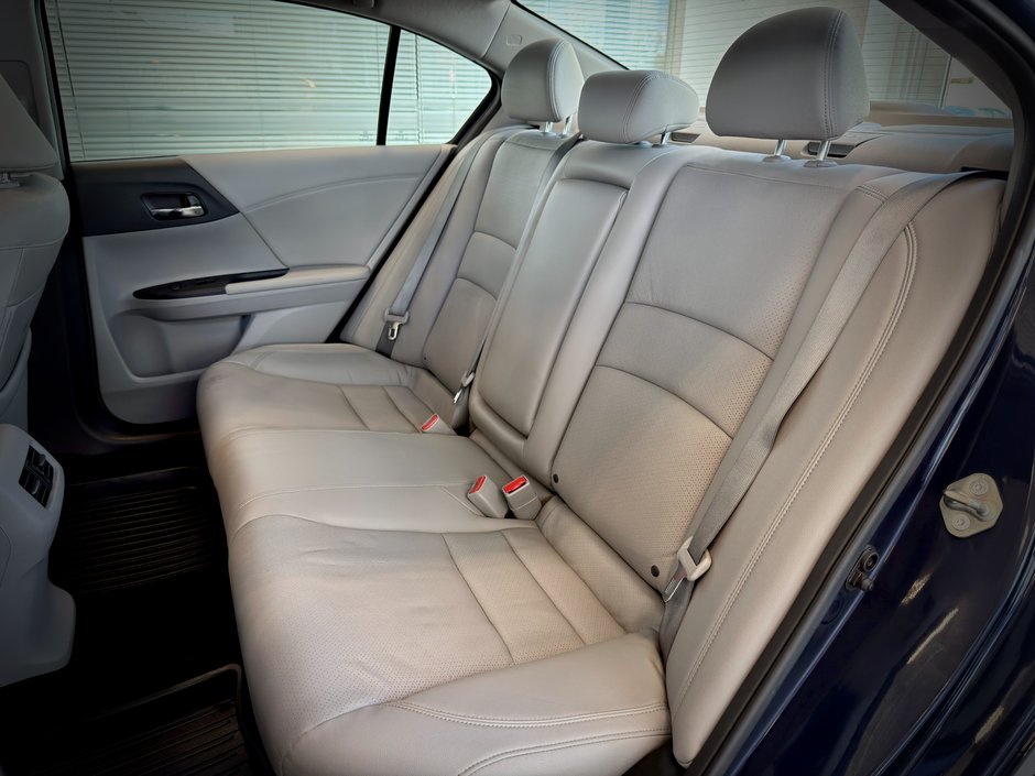 2017 Honda Accord Sedan Touring-12