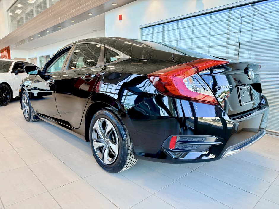2019 Honda Civic Sedan LX-8