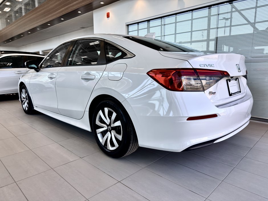 2023 Honda Civic Sedan LX-8
