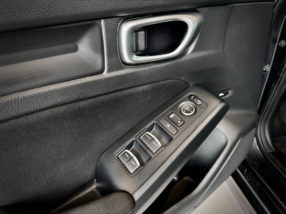 Honda Civic Sedan Sport 2023-30